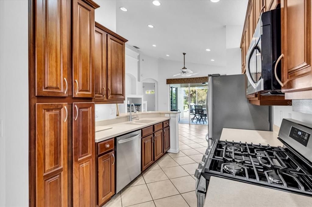 En Renta: $3,195 (3 camas, 2 baños, 2227 Pies cuadrados)