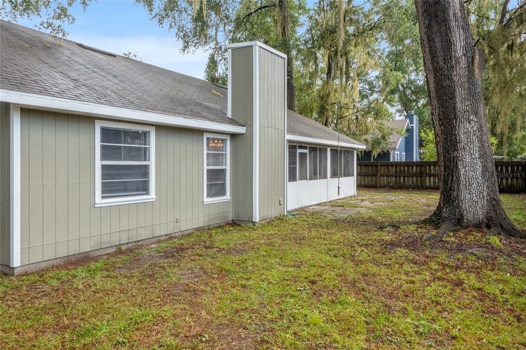 Под контрактом: $299,900 (3 спален, 2 ванн, 1678 Квадратных фут)