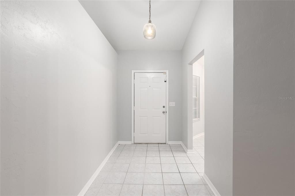 Под контрактом: $299,900 (3 спален, 2 ванн, 1678 Квадратных фут)