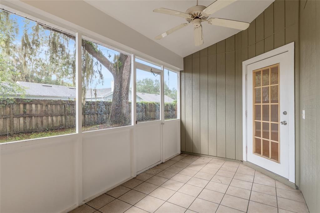 Под контрактом: $299,900 (3 спален, 2 ванн, 1678 Квадратных фут)