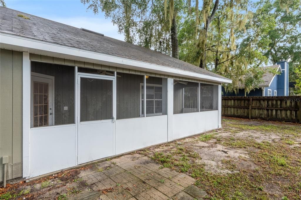 Под контрактом: $299,900 (3 спален, 2 ванн, 1678 Квадратных фут)