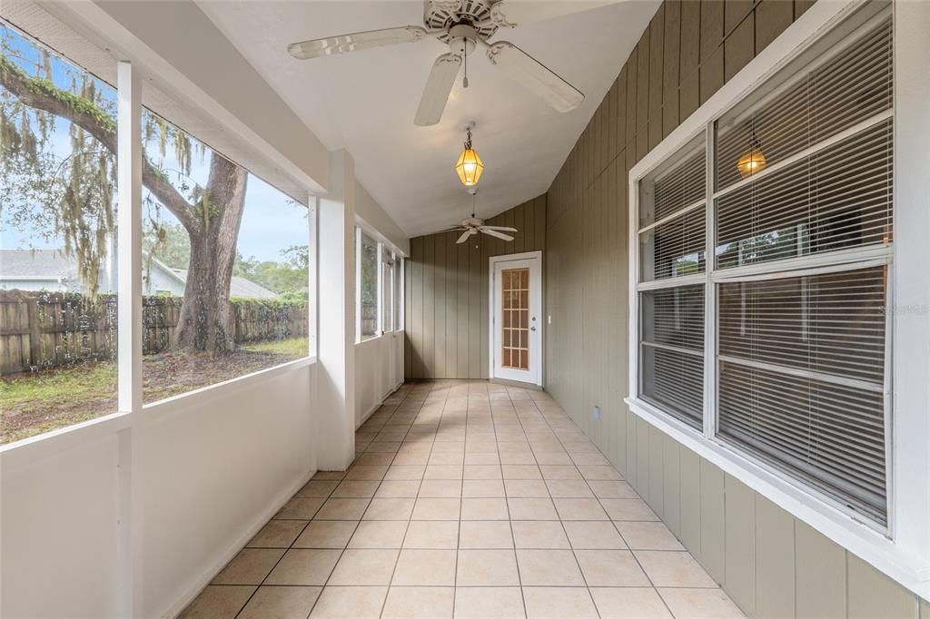 Под контрактом: $299,900 (3 спален, 2 ванн, 1678 Квадратных фут)