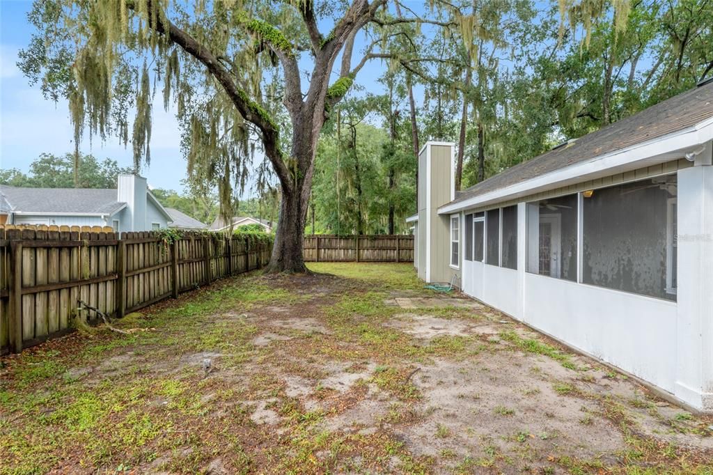 Под контрактом: $299,900 (3 спален, 2 ванн, 1678 Квадратных фут)