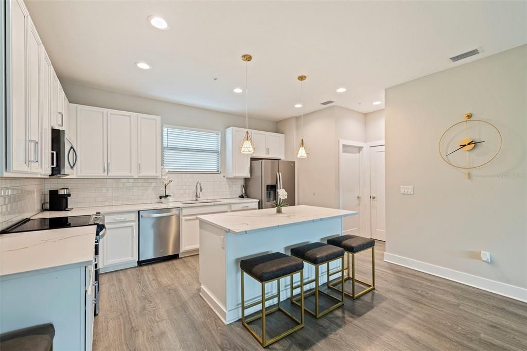 For Rent: $4,950 (3 beds, 3 baths, 1990 Square Feet)