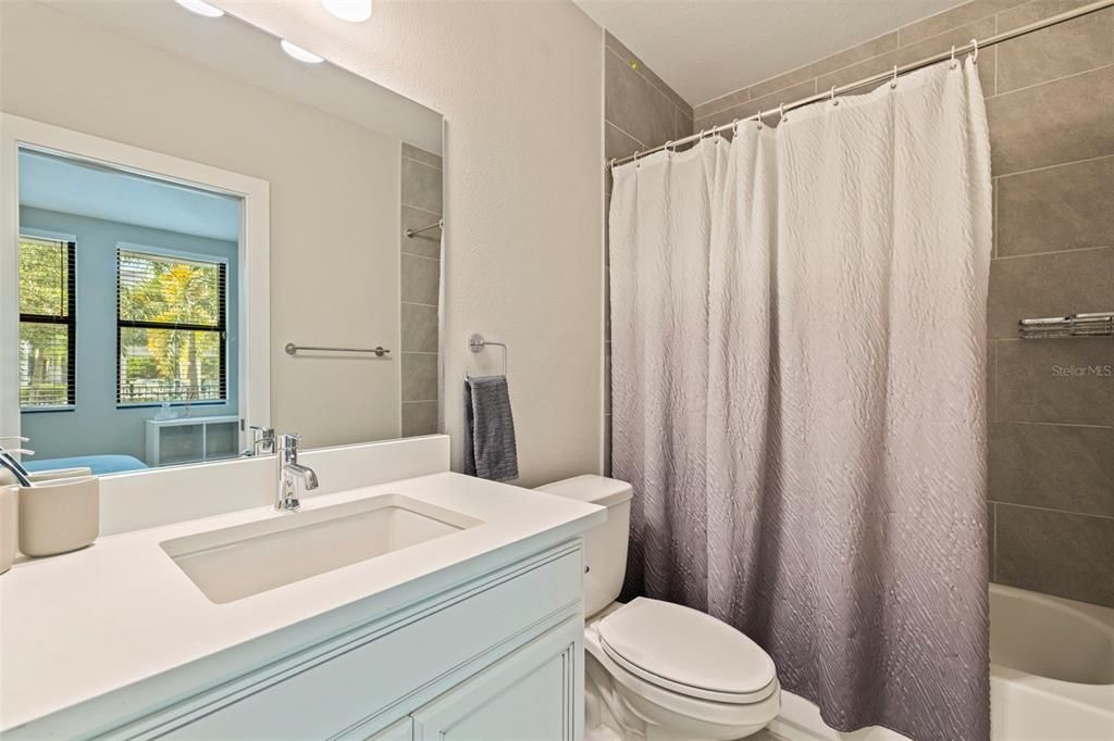 For Rent: $4,950 (3 beds, 3 baths, 1990 Square Feet)