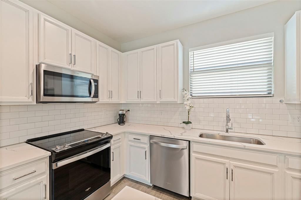 For Rent: $4,950 (3 beds, 3 baths, 1990 Square Feet)