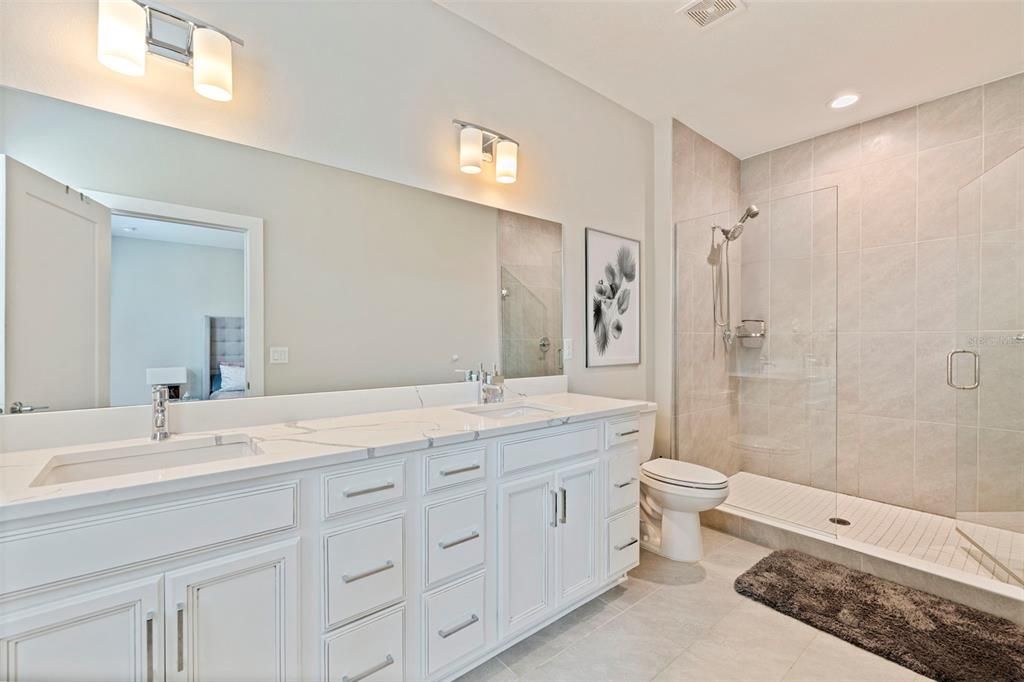 For Rent: $4,950 (3 beds, 3 baths, 1990 Square Feet)