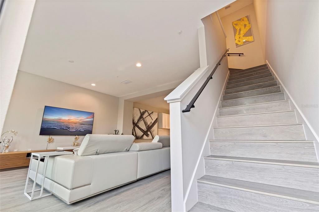 For Rent: $4,950 (3 beds, 3 baths, 1990 Square Feet)