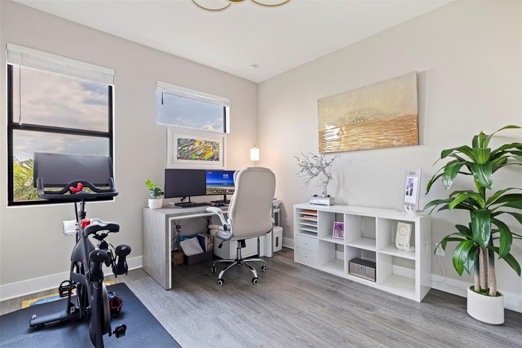 For Rent: $4,950 (3 beds, 3 baths, 1990 Square Feet)