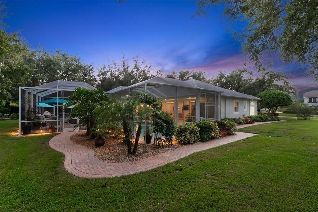 For Sale: $749,500 (4 beds, 3 baths, 2760 Square Feet)