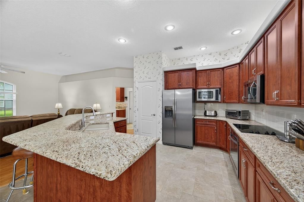 For Sale: $749,500 (4 beds, 3 baths, 2760 Square Feet)