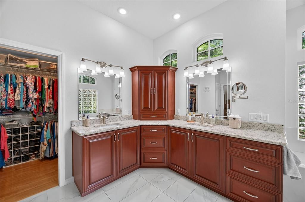 For Sale: $749,500 (4 beds, 3 baths, 2760 Square Feet)