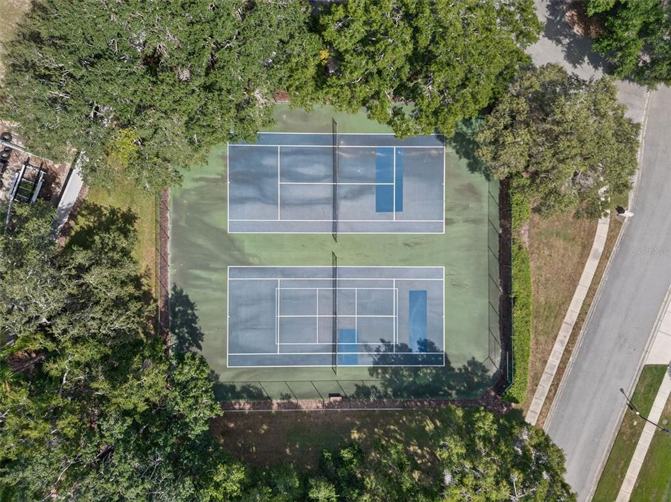 For Sale: $749,500 (4 beds, 3 baths, 2760 Square Feet)