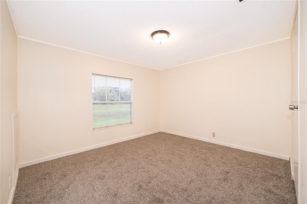 Activo con contrato: $350,000 (4 camas, 3 baños, 2010 Pies cuadrados)