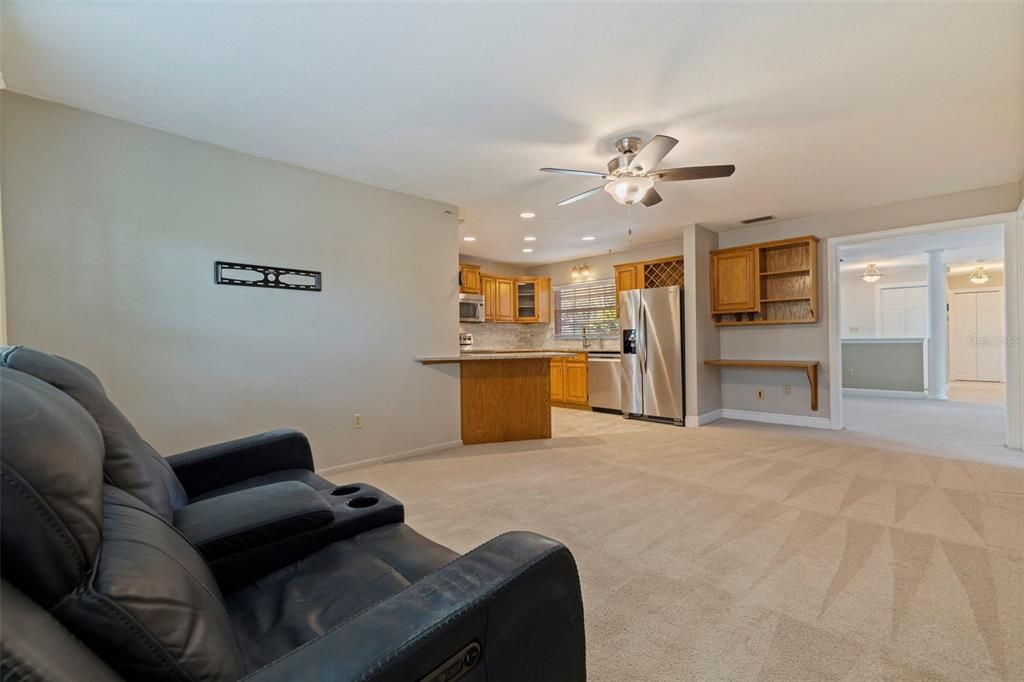 For Sale: $550,000 (3 beds, 2 baths, 1718 Square Feet)