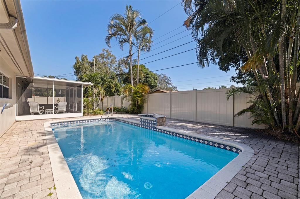 For Sale: $550,000 (3 beds, 2 baths, 1718 Square Feet)