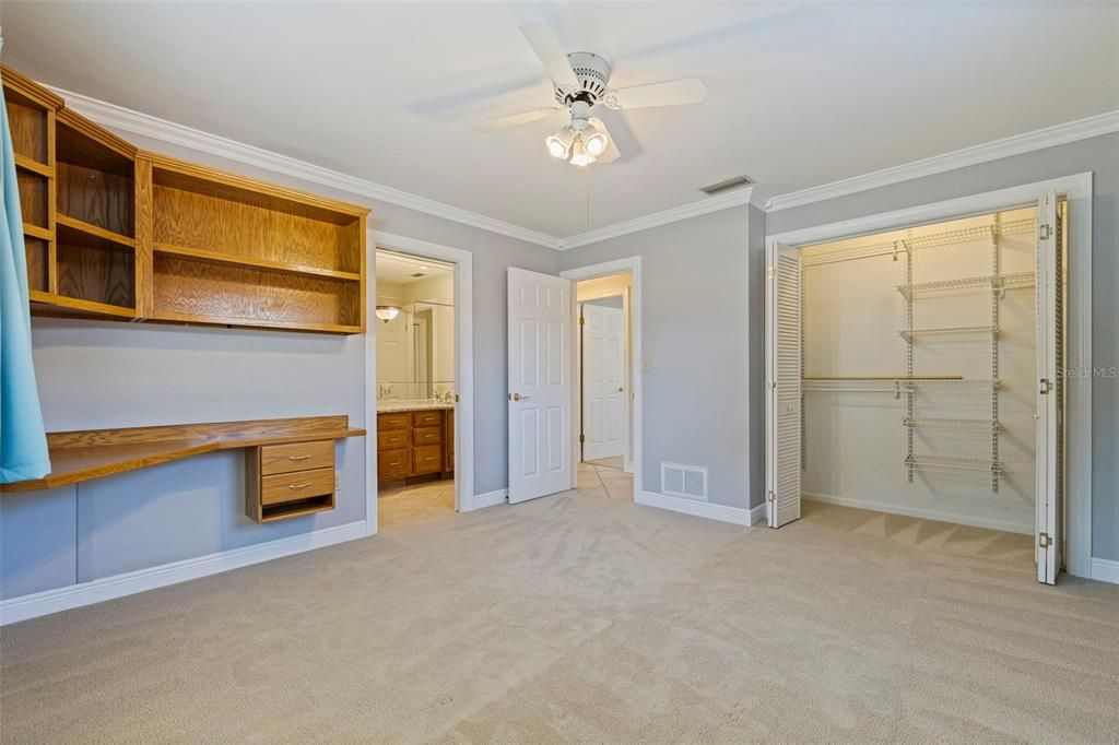 For Sale: $550,000 (3 beds, 2 baths, 1718 Square Feet)