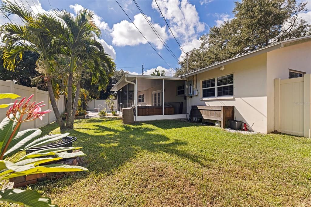 For Sale: $550,000 (3 beds, 2 baths, 1718 Square Feet)