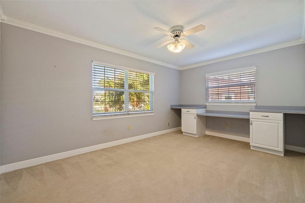 For Sale: $550,000 (3 beds, 2 baths, 1718 Square Feet)