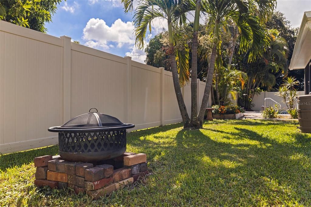 For Sale: $550,000 (3 beds, 2 baths, 1718 Square Feet)