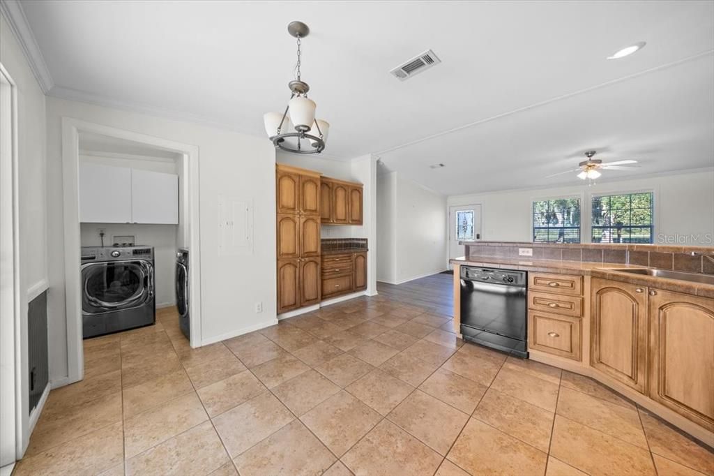 For Sale: $679,900 (3 beds, 2 baths, 1188 Square Feet)