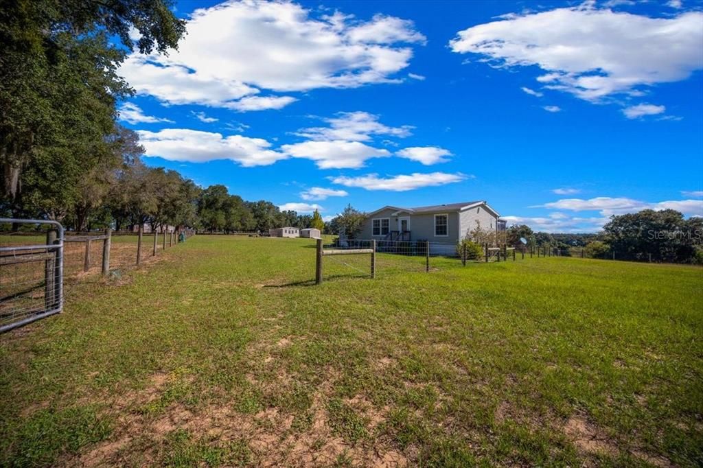 For Sale: $679,900 (3 beds, 2 baths, 1188 Square Feet)