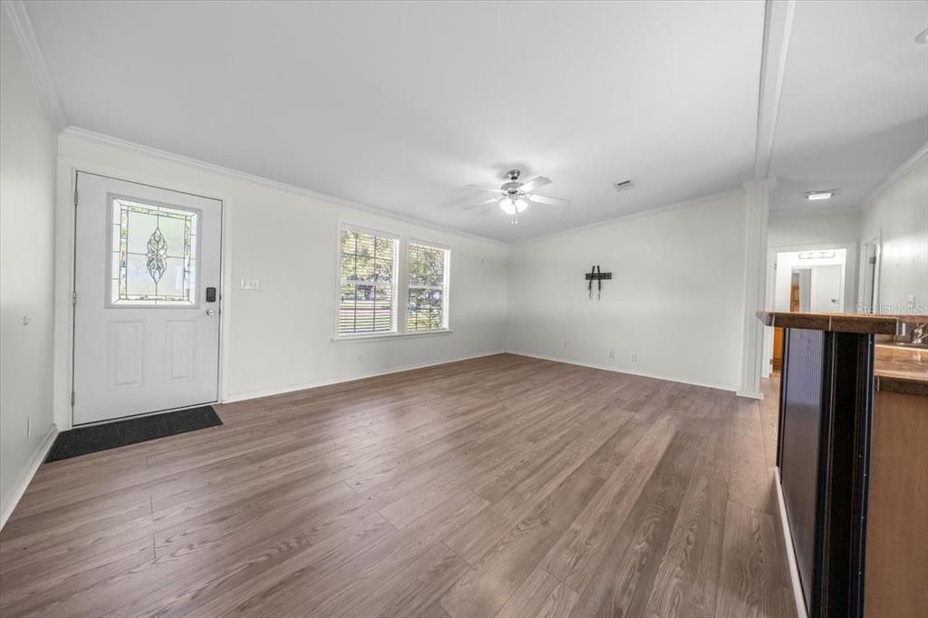 For Sale: $679,900 (3 beds, 2 baths, 1188 Square Feet)