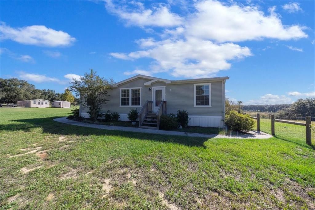 For Sale: $679,900 (3 beds, 2 baths, 1188 Square Feet)