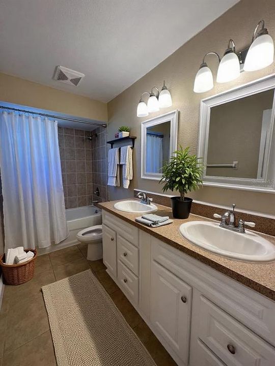 Active With Contract: $264,900 (3 beds, 2 baths, 1350 Square Feet)