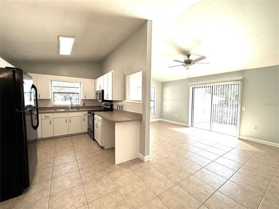 Active With Contract: $264,900 (3 beds, 2 baths, 1350 Square Feet)