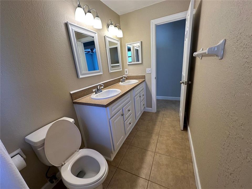 Active With Contract: $264,900 (3 beds, 2 baths, 1350 Square Feet)