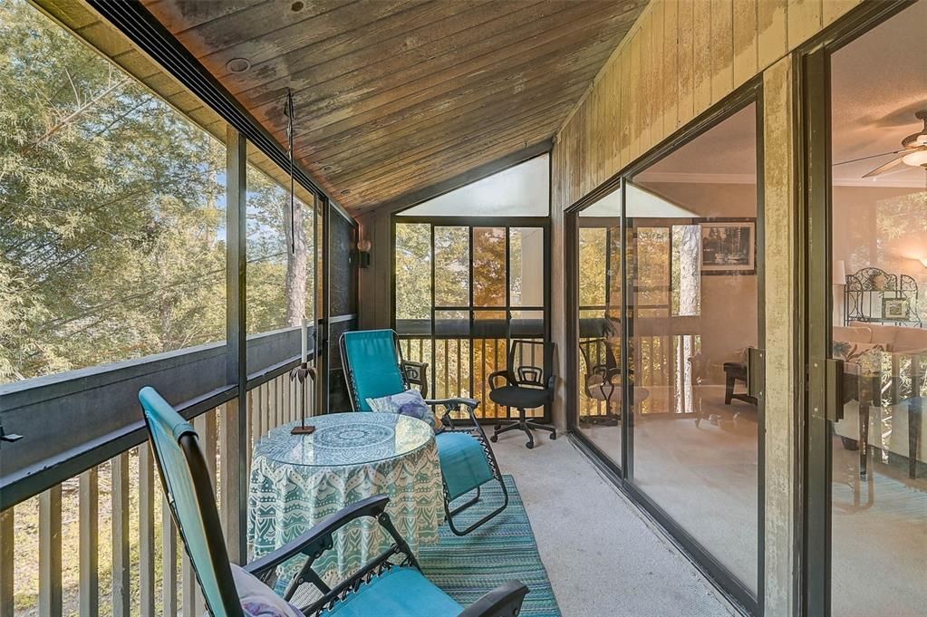 待售: $225,000 (2 贝兹, 2 浴室, 1325 平方英尺)