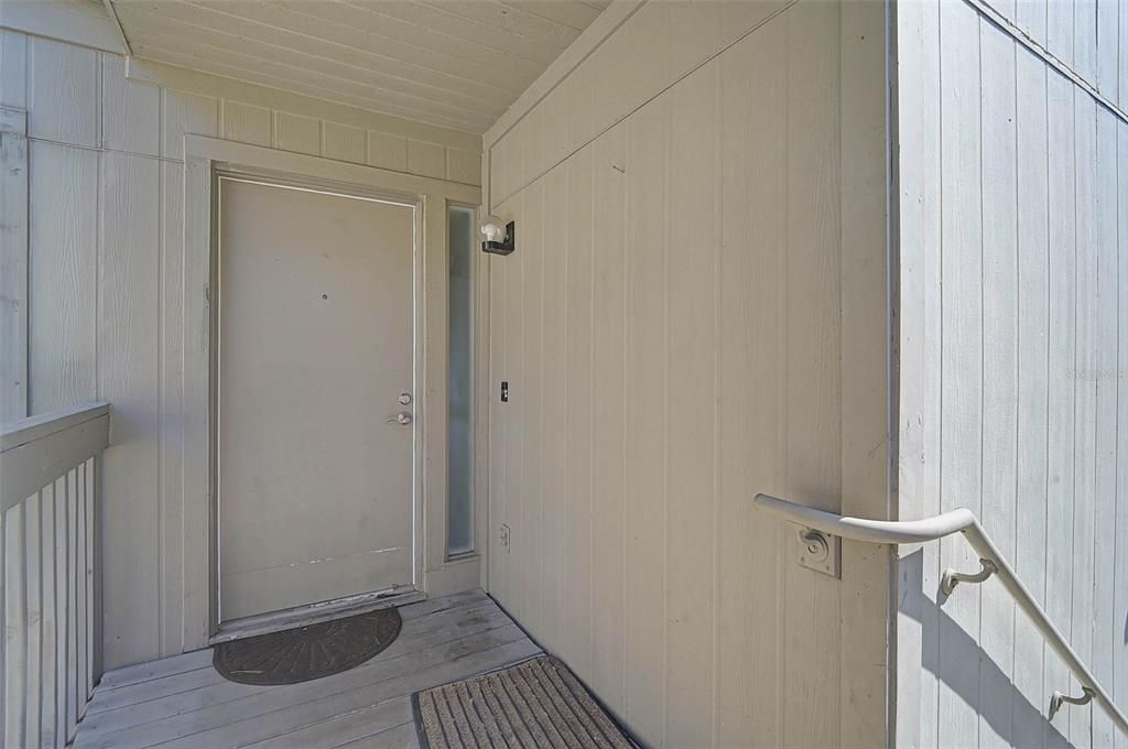 待售: $225,000 (2 贝兹, 2 浴室, 1325 平方英尺)