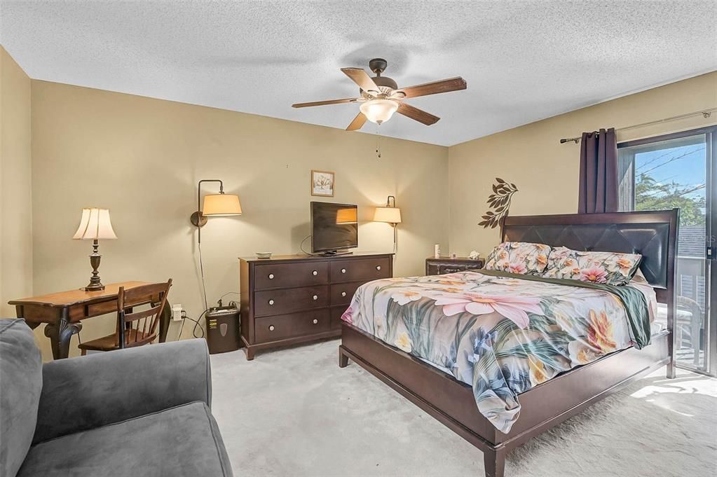 待售: $225,000 (2 贝兹, 2 浴室, 1325 平方英尺)