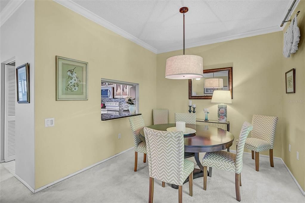 待售: $225,000 (2 贝兹, 2 浴室, 1325 平方英尺)