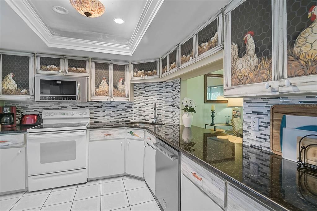 待售: $225,000 (2 贝兹, 2 浴室, 1325 平方英尺)