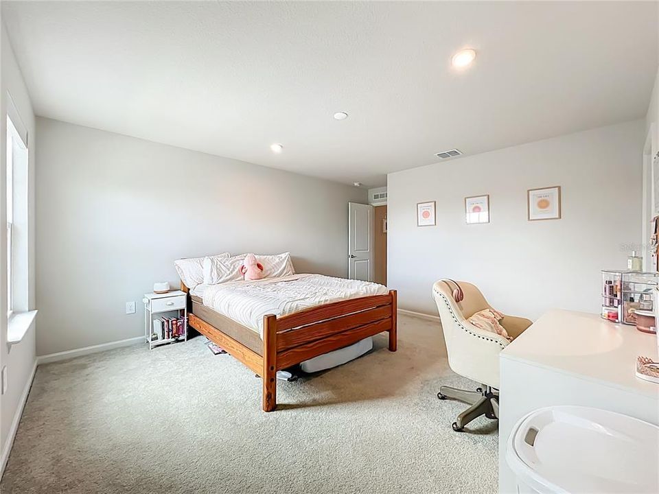 На продажу: $569,900 (5 спален, 5 ванн, 3680 Квадратных фут)