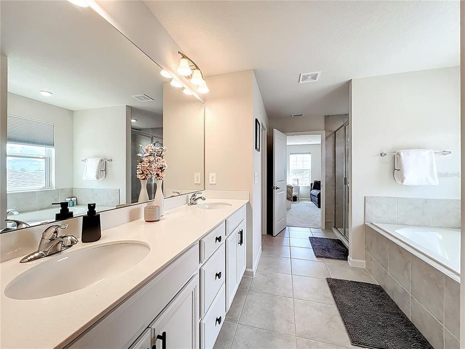 На продажу: $569,900 (5 спален, 5 ванн, 3680 Квадратных фут)