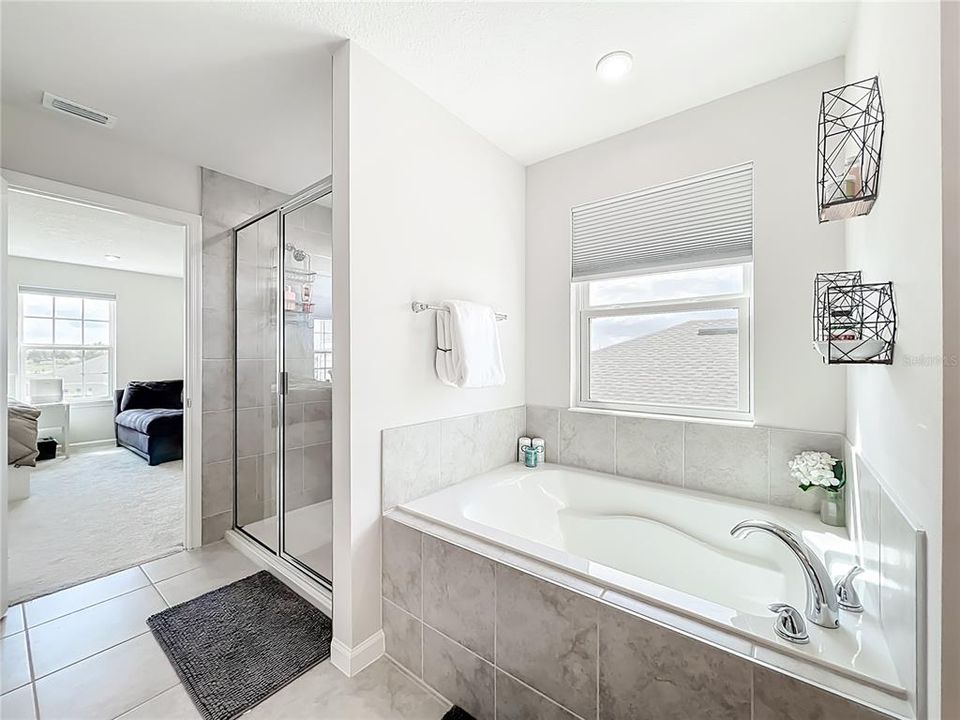 На продажу: $569,900 (5 спален, 5 ванн, 3680 Квадратных фут)