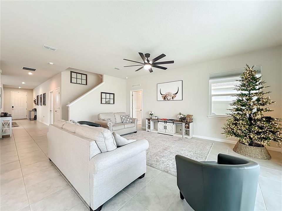 На продажу: $569,900 (5 спален, 5 ванн, 3680 Квадратных фут)