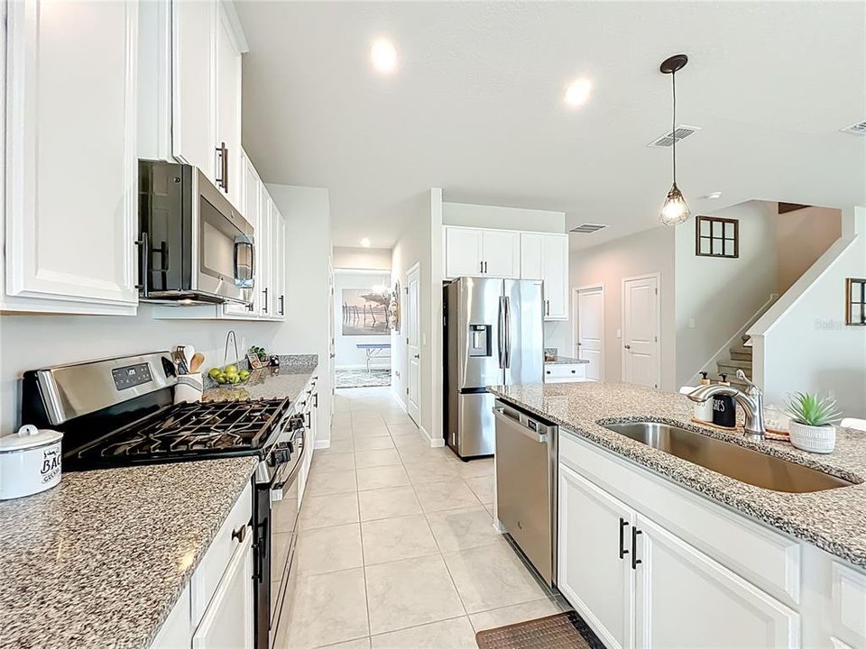 На продажу: $569,900 (5 спален, 5 ванн, 3680 Квадратных фут)