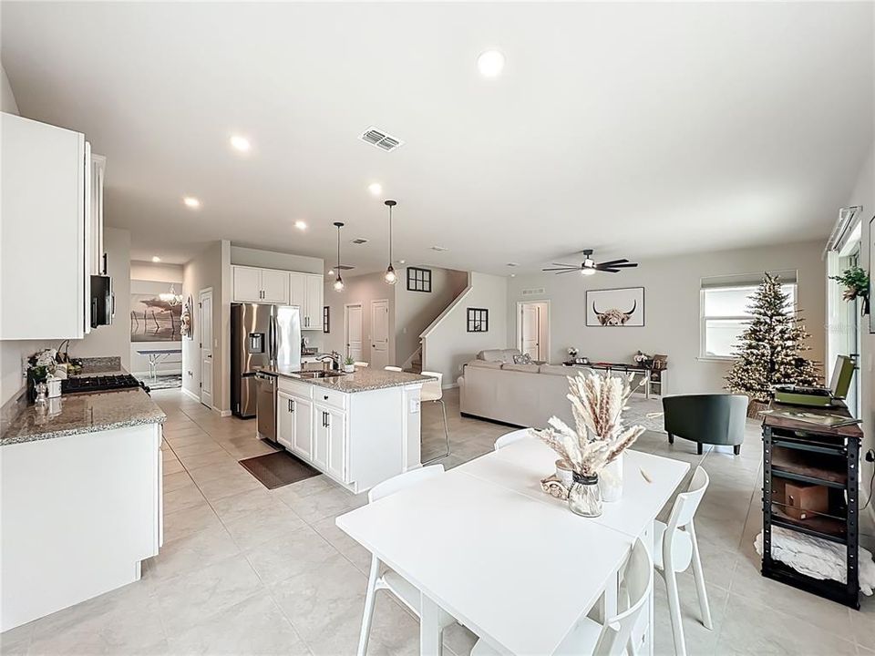 На продажу: $569,900 (5 спален, 5 ванн, 3680 Квадратных фут)