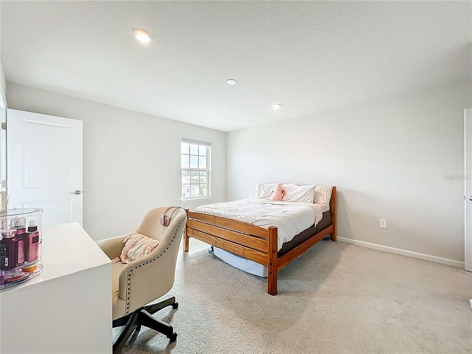 На продажу: $569,900 (5 спален, 5 ванн, 3680 Квадратных фут)