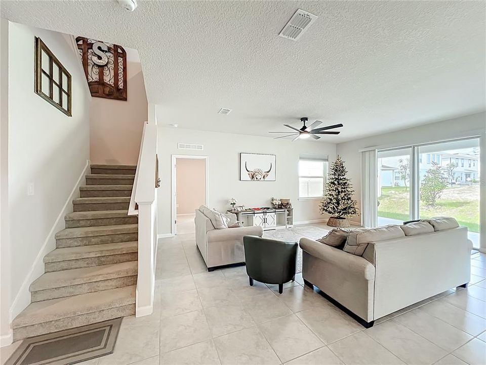 На продажу: $569,900 (5 спален, 5 ванн, 3680 Квадратных фут)