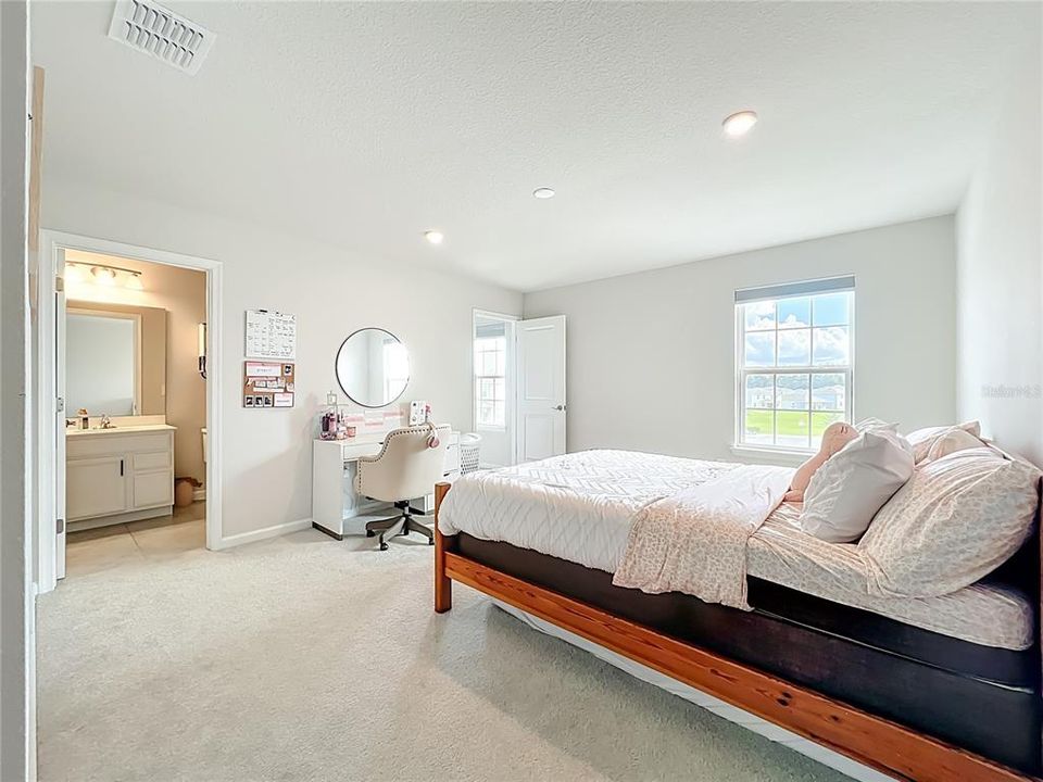 На продажу: $569,900 (5 спален, 5 ванн, 3680 Квадратных фут)