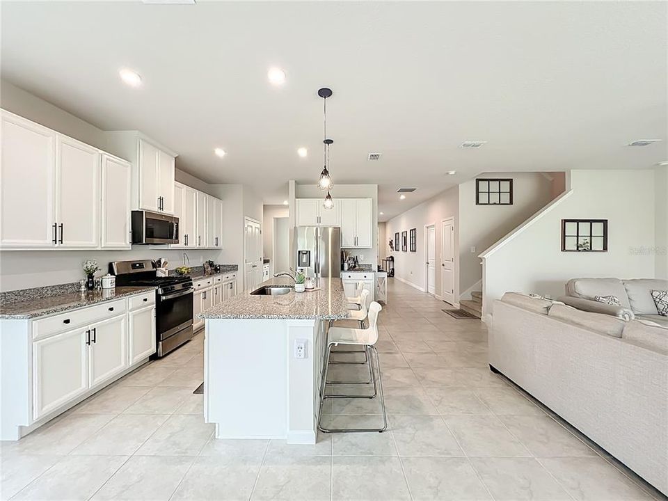 На продажу: $569,900 (5 спален, 5 ванн, 3680 Квадратных фут)