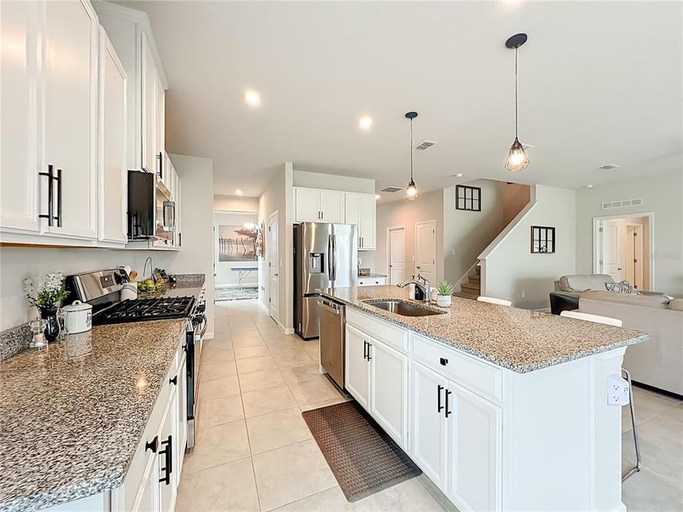 На продажу: $569,900 (5 спален, 5 ванн, 3680 Квадратных фут)