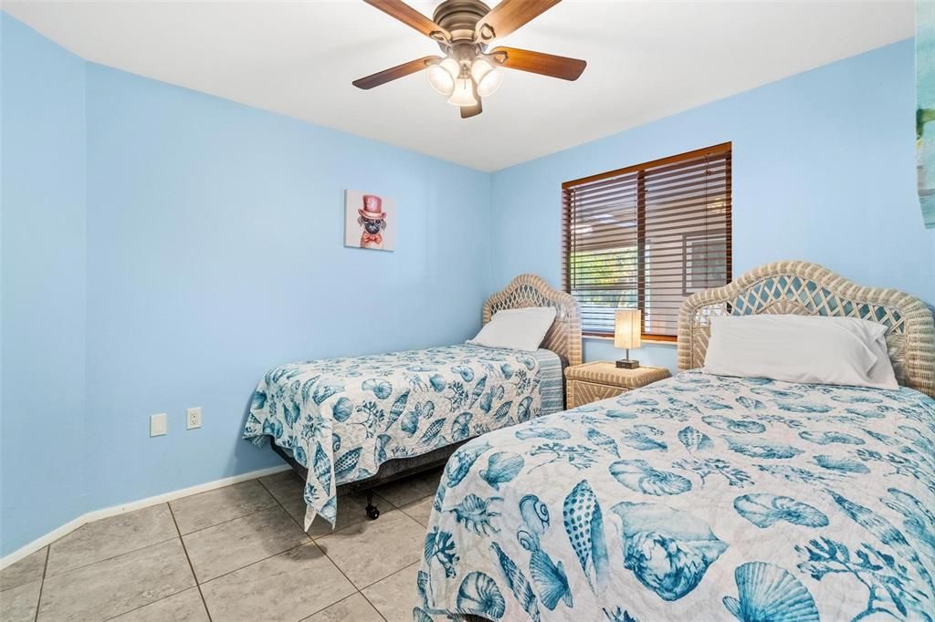 For Sale: $375,000 (3 beds, 2 baths, 1528 Square Feet)