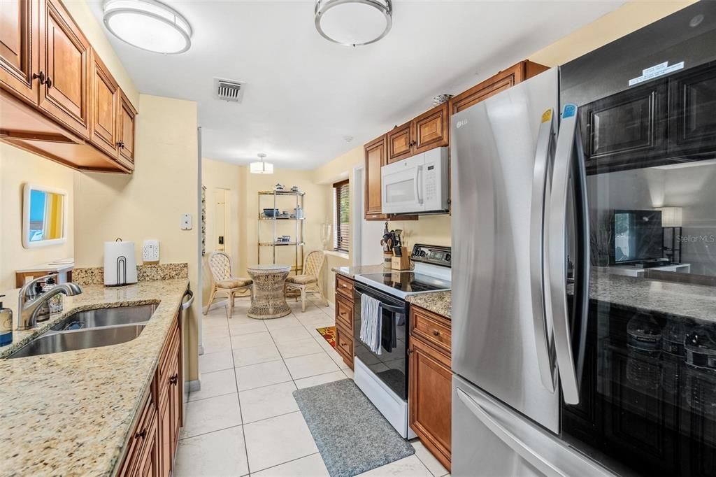 For Sale: $375,000 (3 beds, 2 baths, 1528 Square Feet)