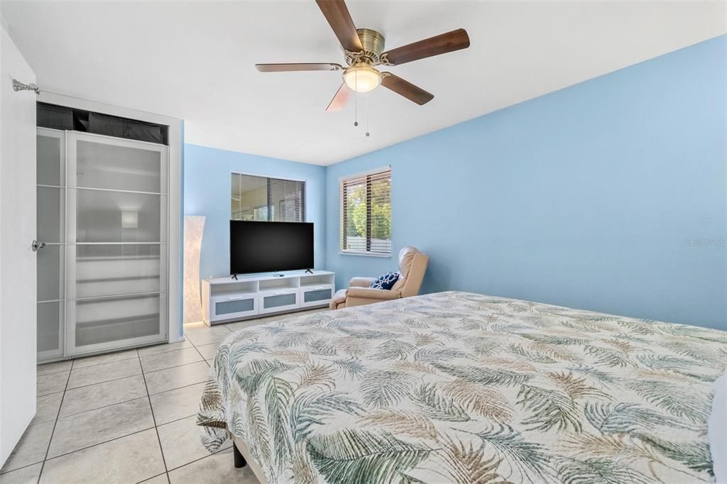 For Sale: $375,000 (3 beds, 2 baths, 1528 Square Feet)